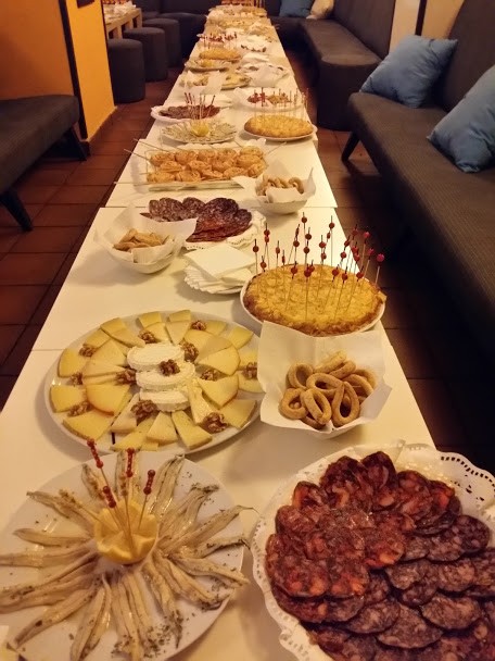 Hamburguesas, bocadillos, tortillas, ensaladas a domicilio