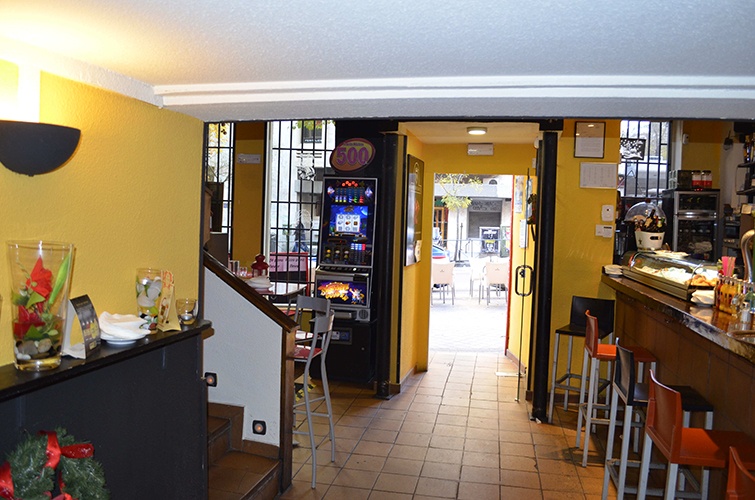 Narizotas Bar Hamburguesas, bocadillos, tortillas, ensaladas y alcohol