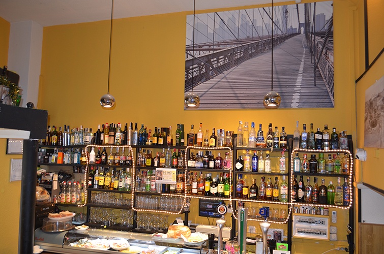 Narizotas Bar Hamburguesas, bocadillos, tortillas, ensaladas y alcohol