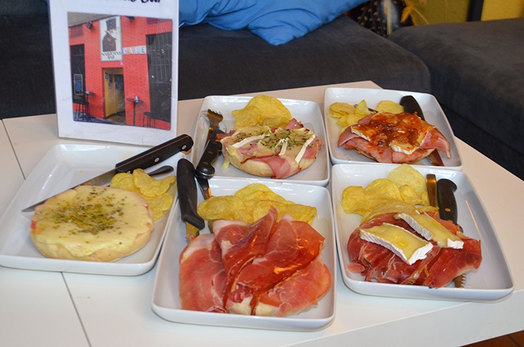 Hamburguesas, bocadillos, tortillas, ensaladas a domicilio cerca de mi