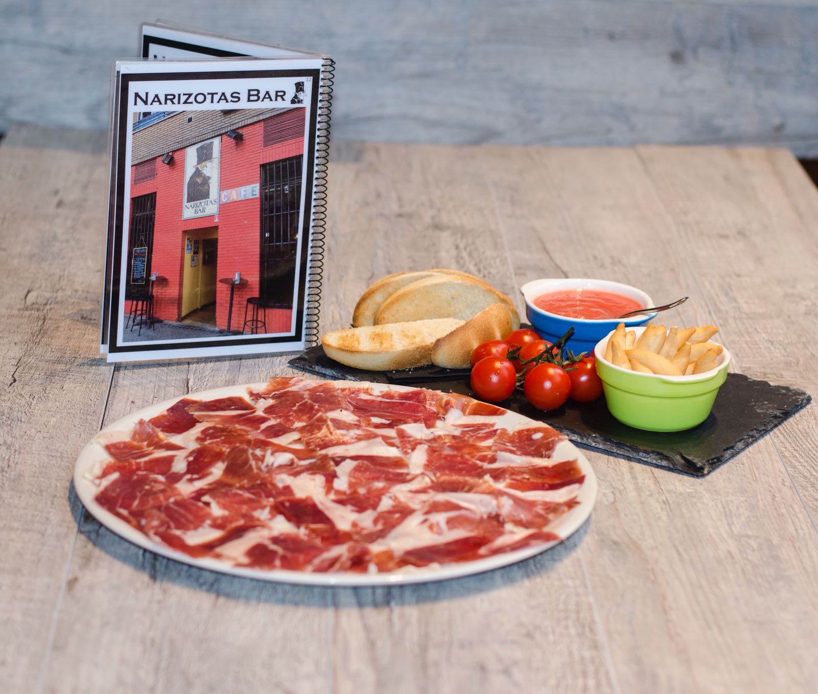 Narizotas Bar Hamburguesas, bocadillos, tortillas, ensaladas y alcohol