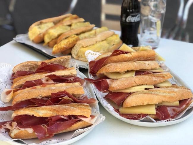 Mini-Bocadilos de Narizotas Bar